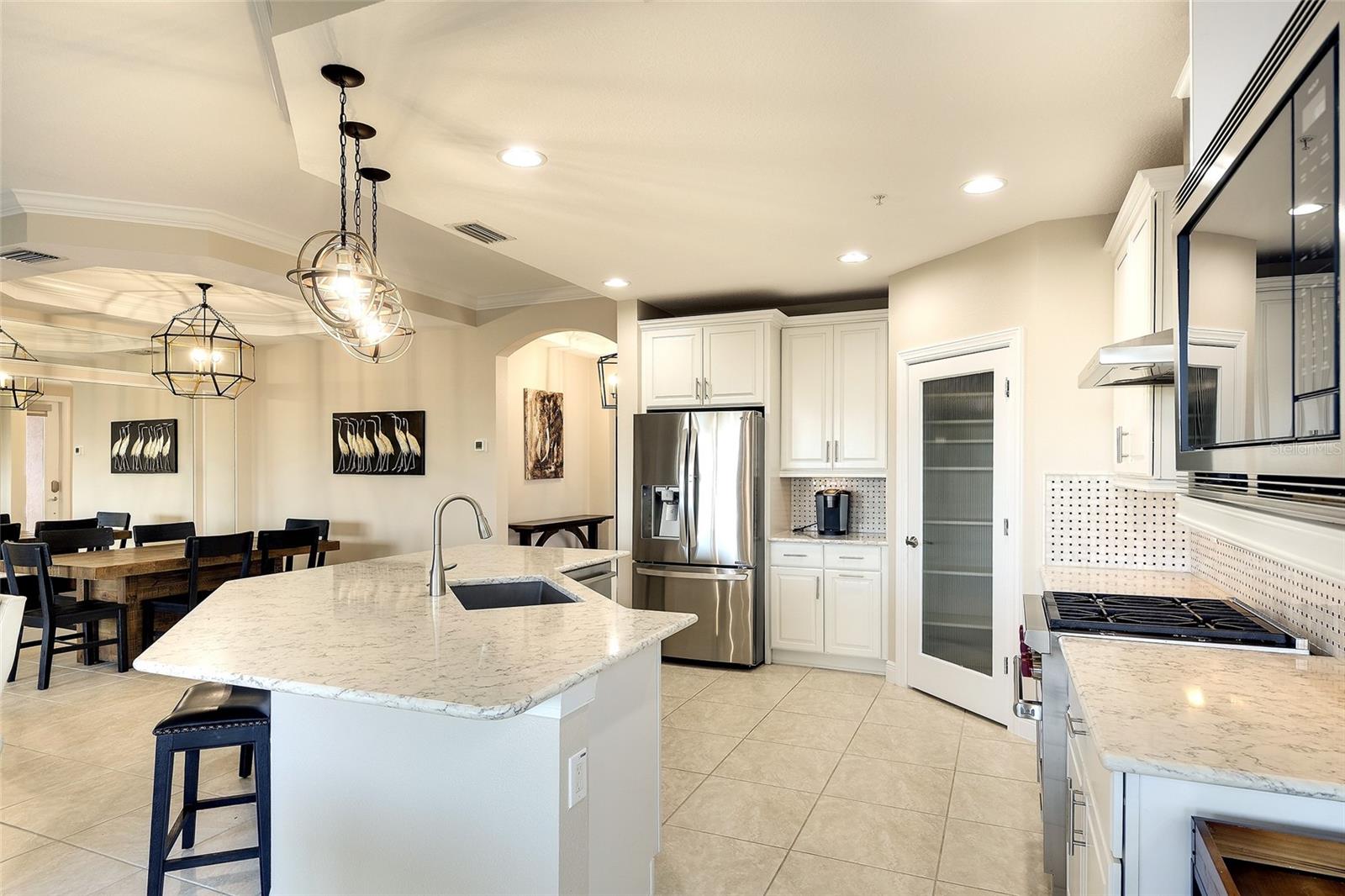 COUNTRY CLUB EAST - Residential