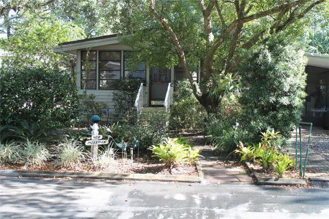 A home in LAKE MARY