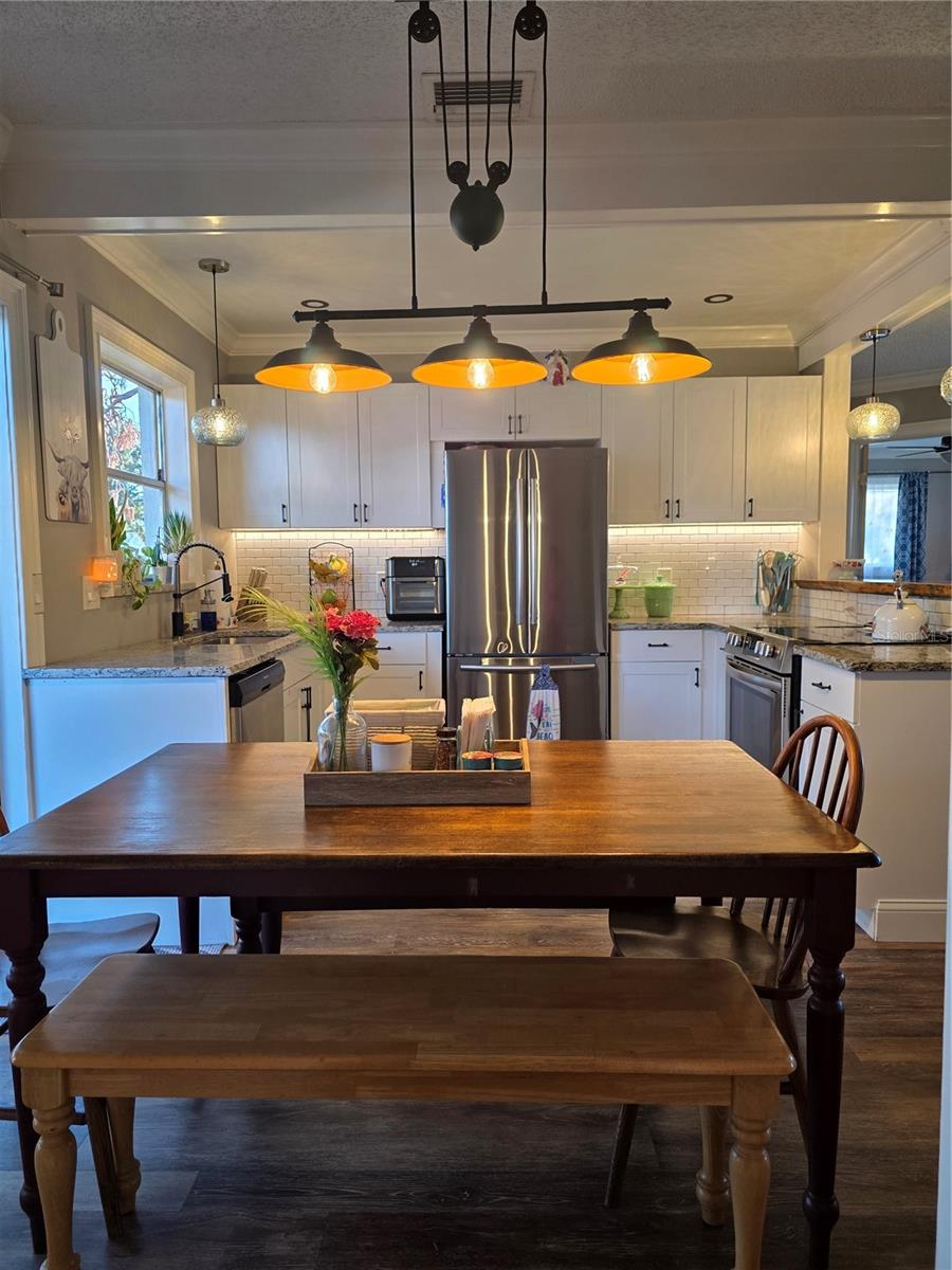 SOUTH VENICE - Residential