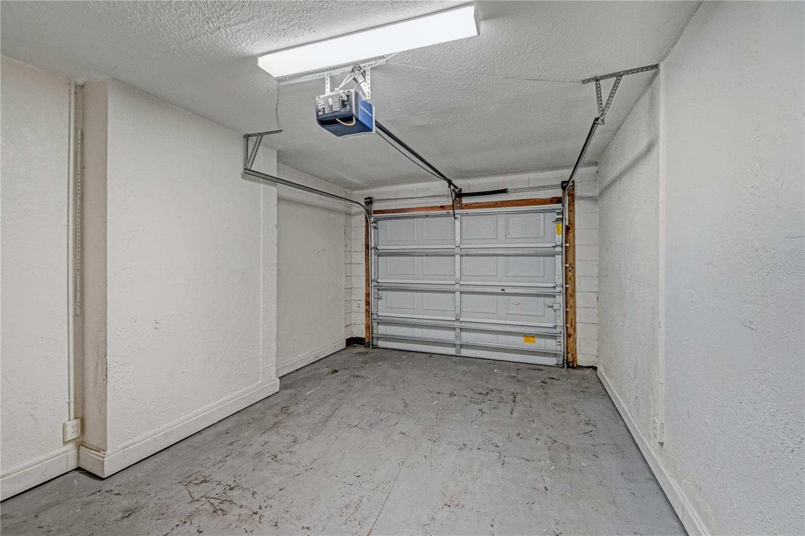 WEKIWA MANOR SEC 03 - Residential