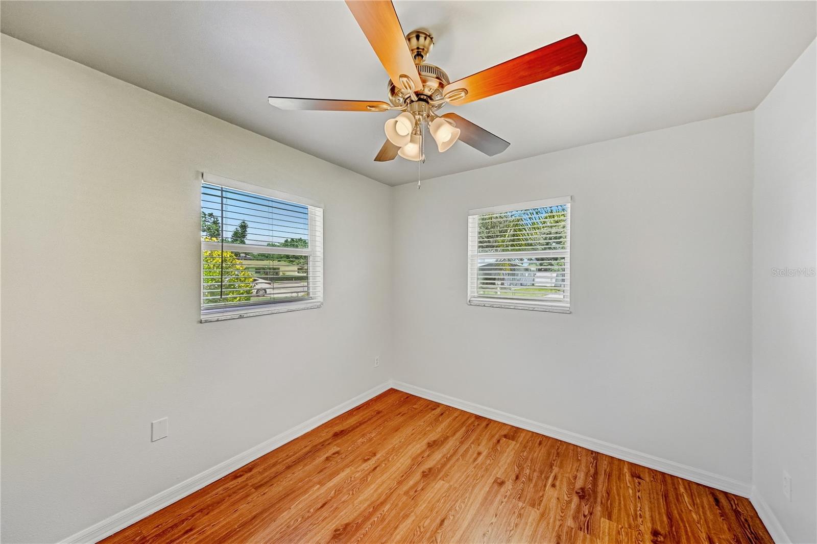 WEKIWA MANOR SEC 03 - Residential