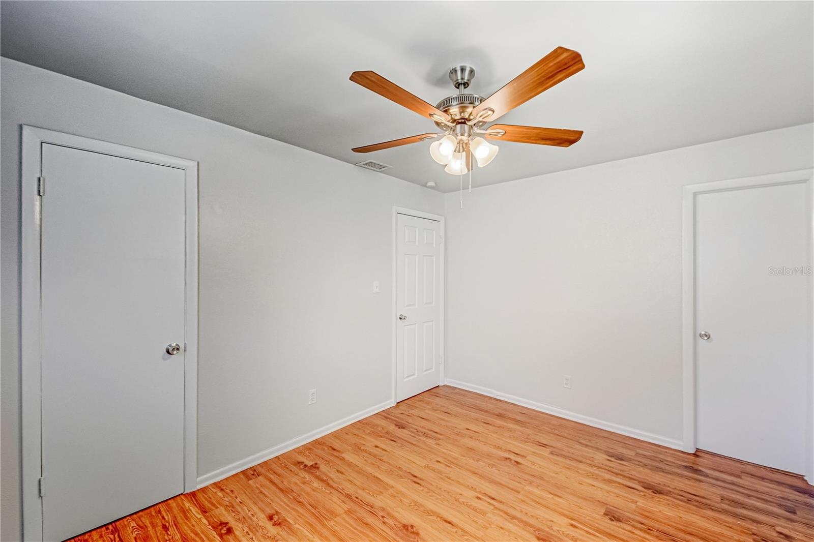 WEKIWA MANOR SEC 03 - Residential