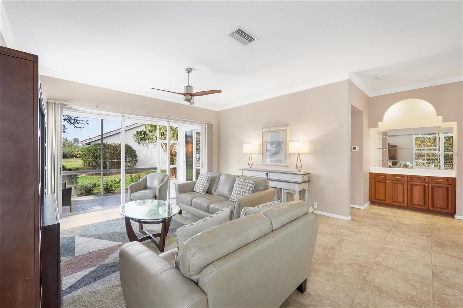 8356 CREEKVIEW LN