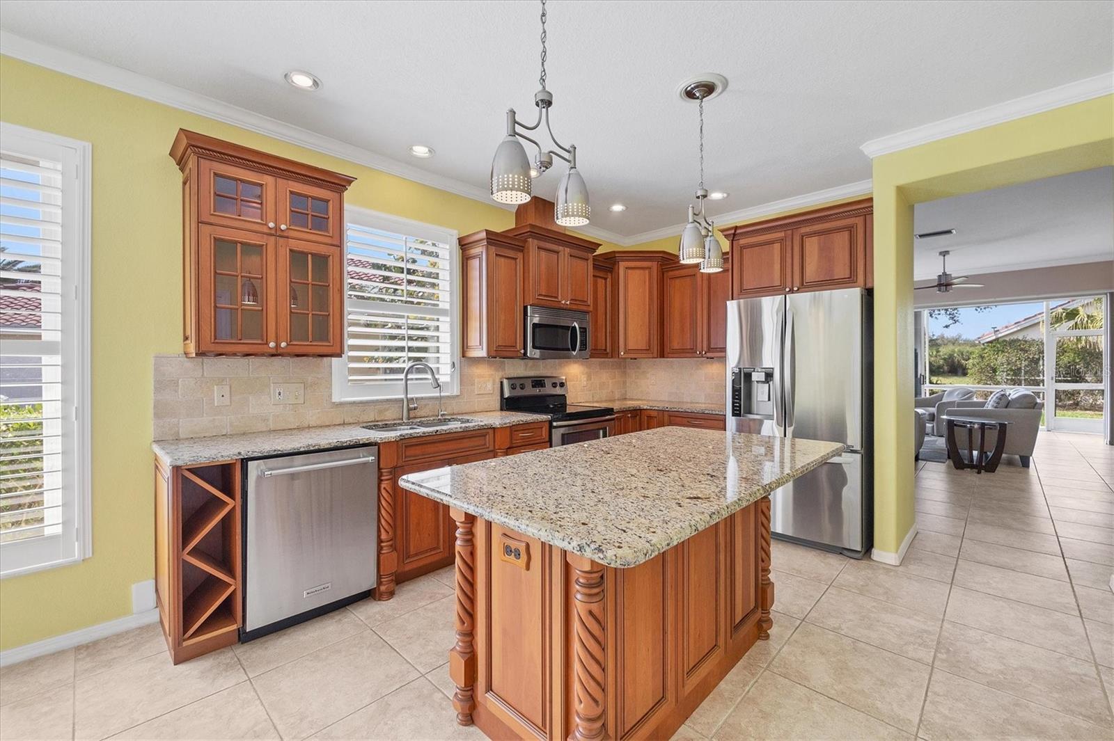 8356 CREEKVIEW LN