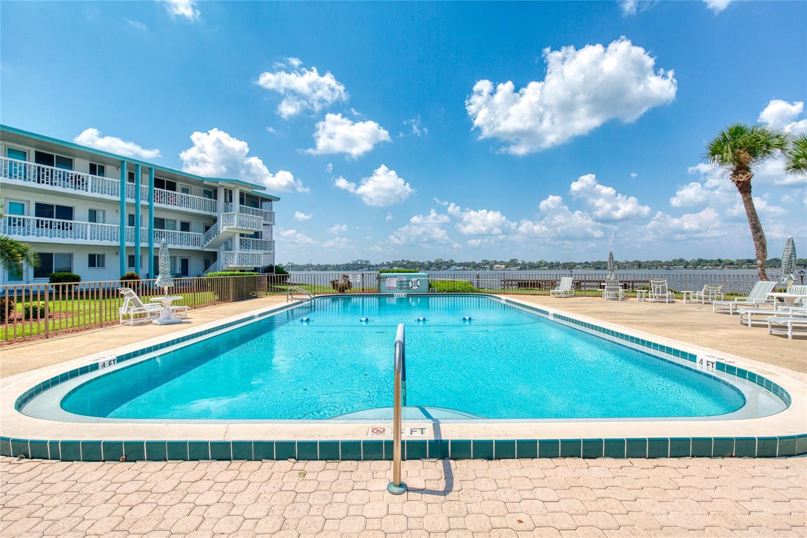 DAYTONA BEACH HARBOUR APTS - Residential