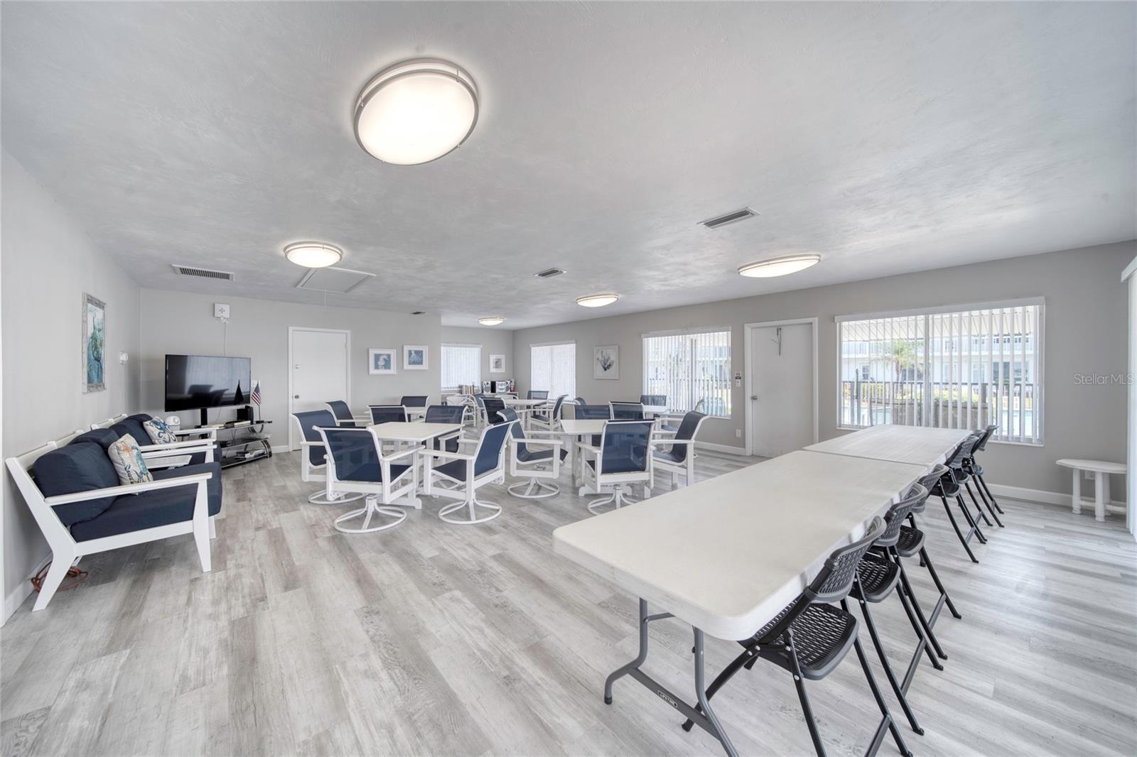 DAYTONA BEACH HARBOUR APTS - Residential