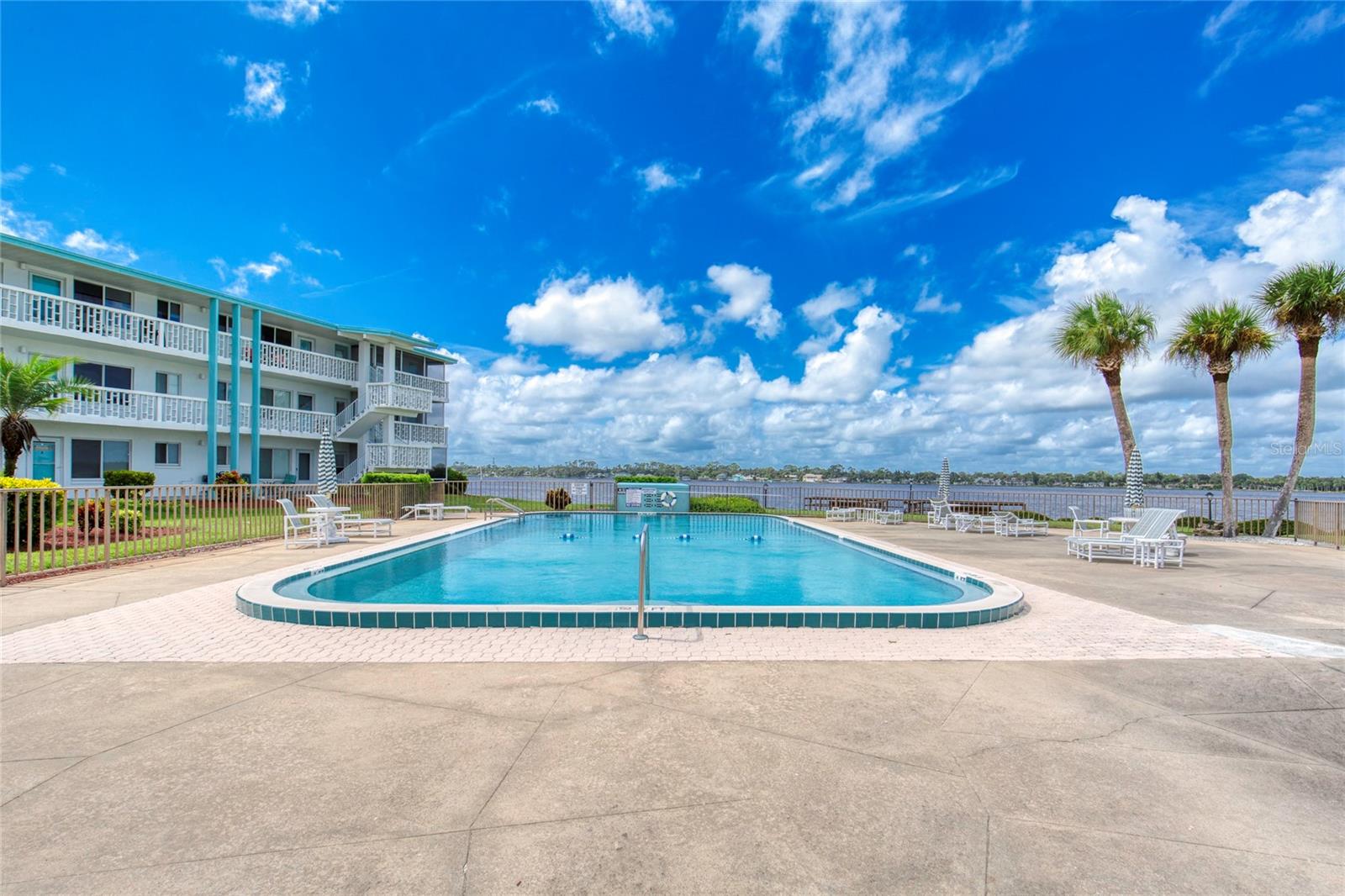 DAYTONA BEACH HARBOUR APTS - Residential