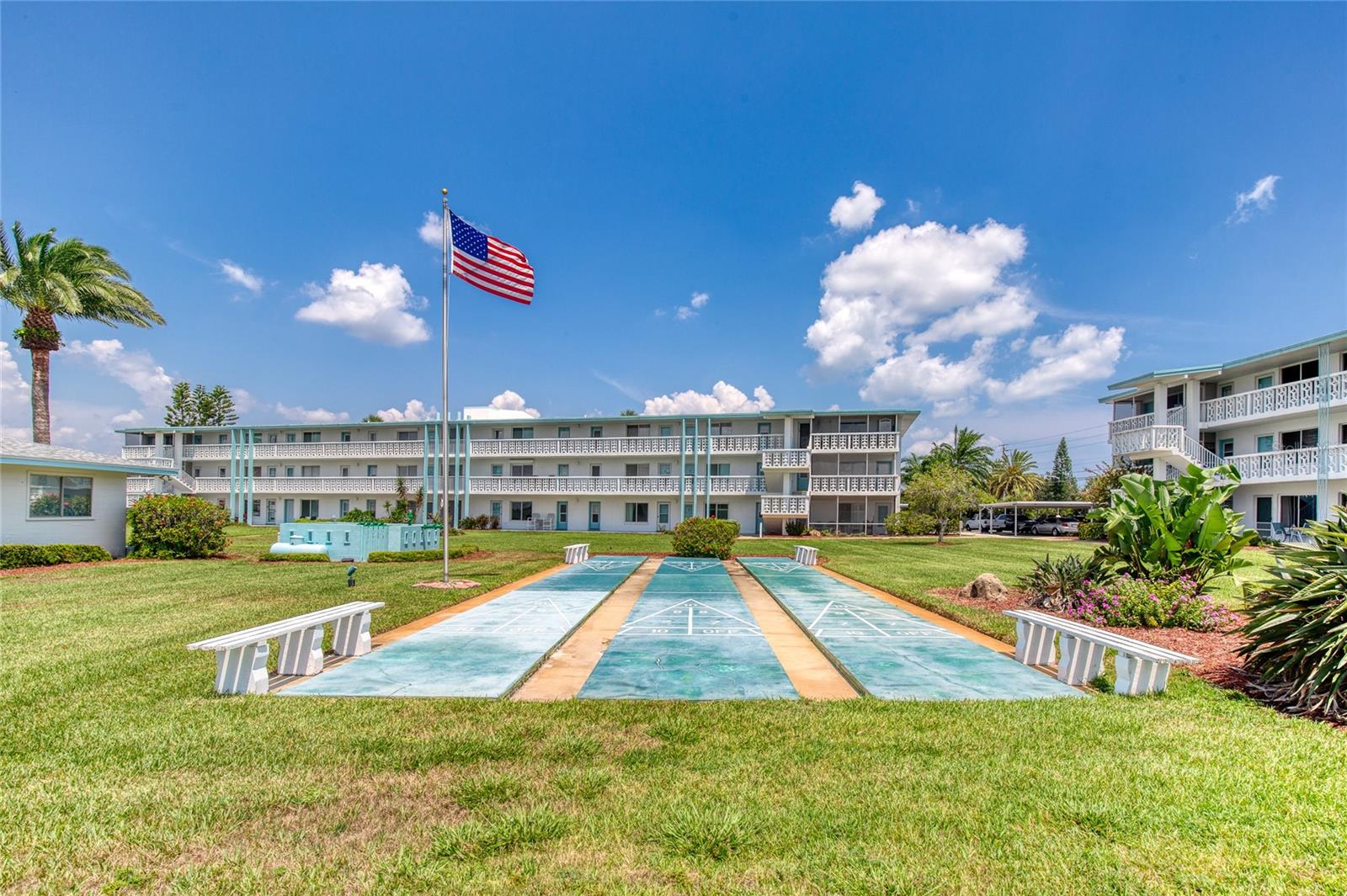 DAYTONA BEACH HARBOUR APTS - Residential