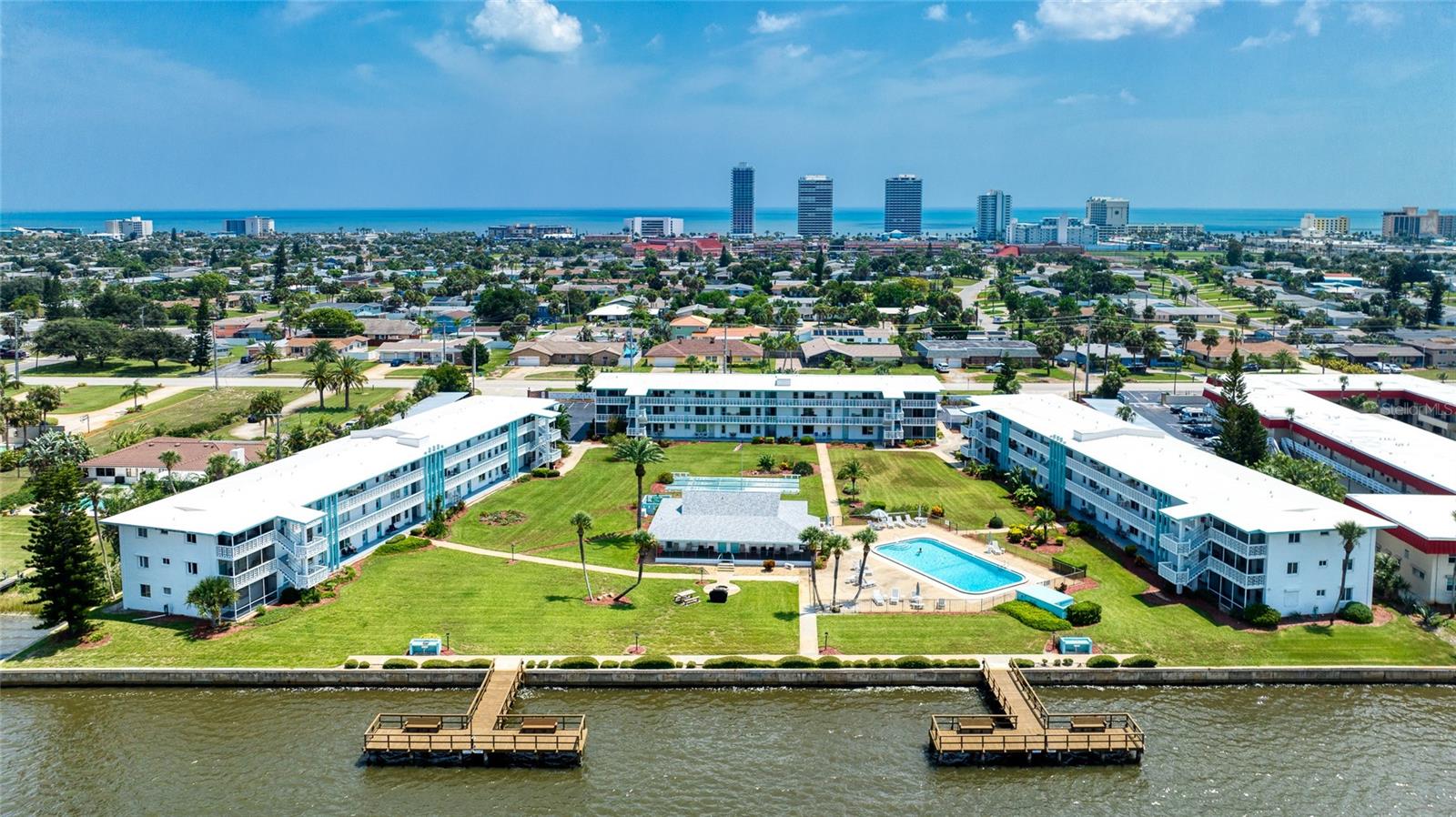 DAYTONA BEACH HARBOUR APTS - Residential