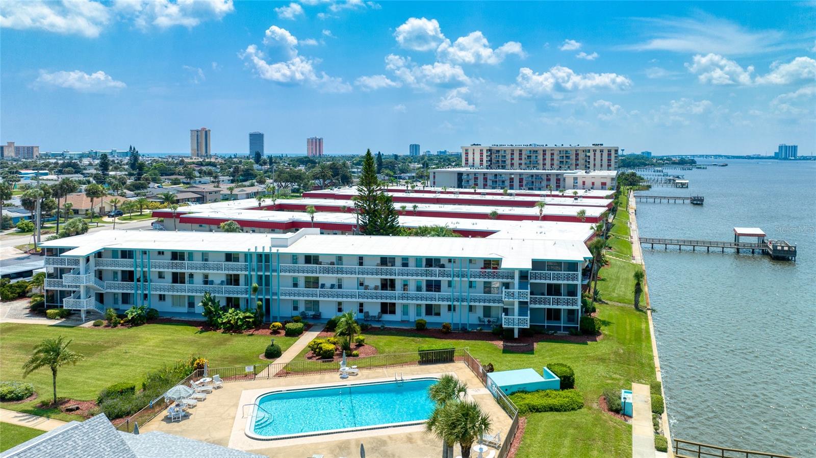 DAYTONA BEACH HARBOUR APTS - Residential