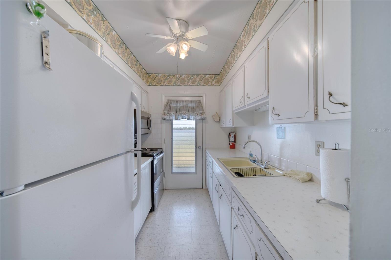 DAYTONA BEACH HARBOUR APTS - Residential