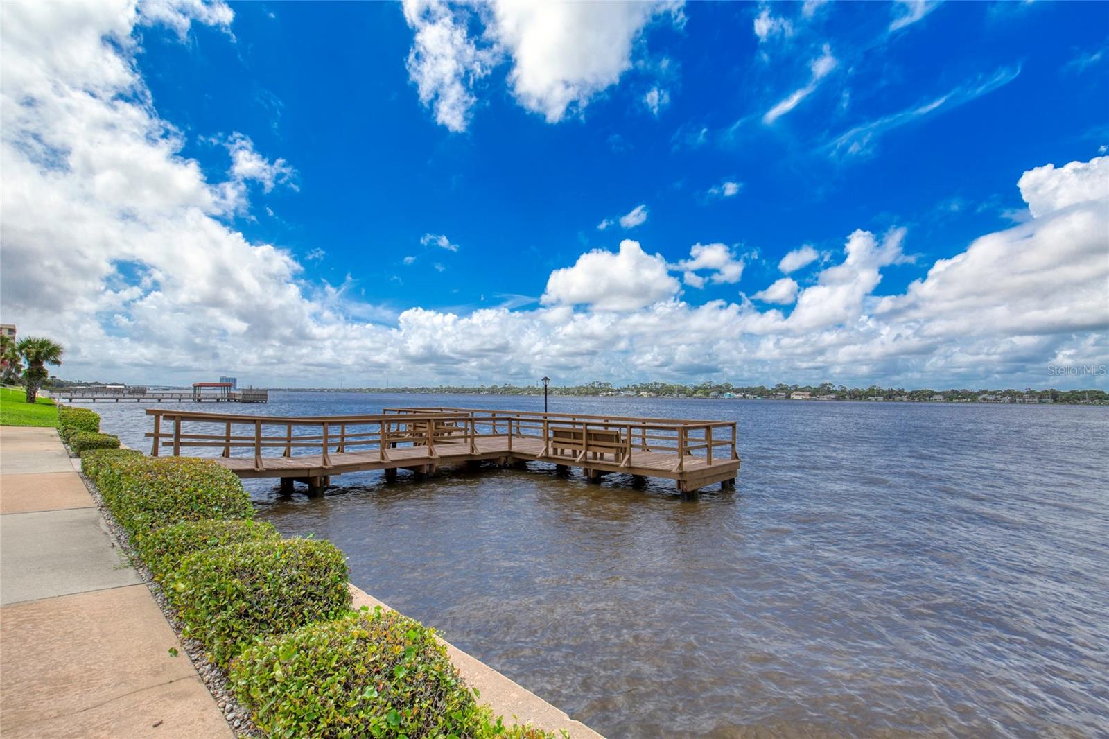 DAYTONA BEACH HARBOUR APTS - Residential