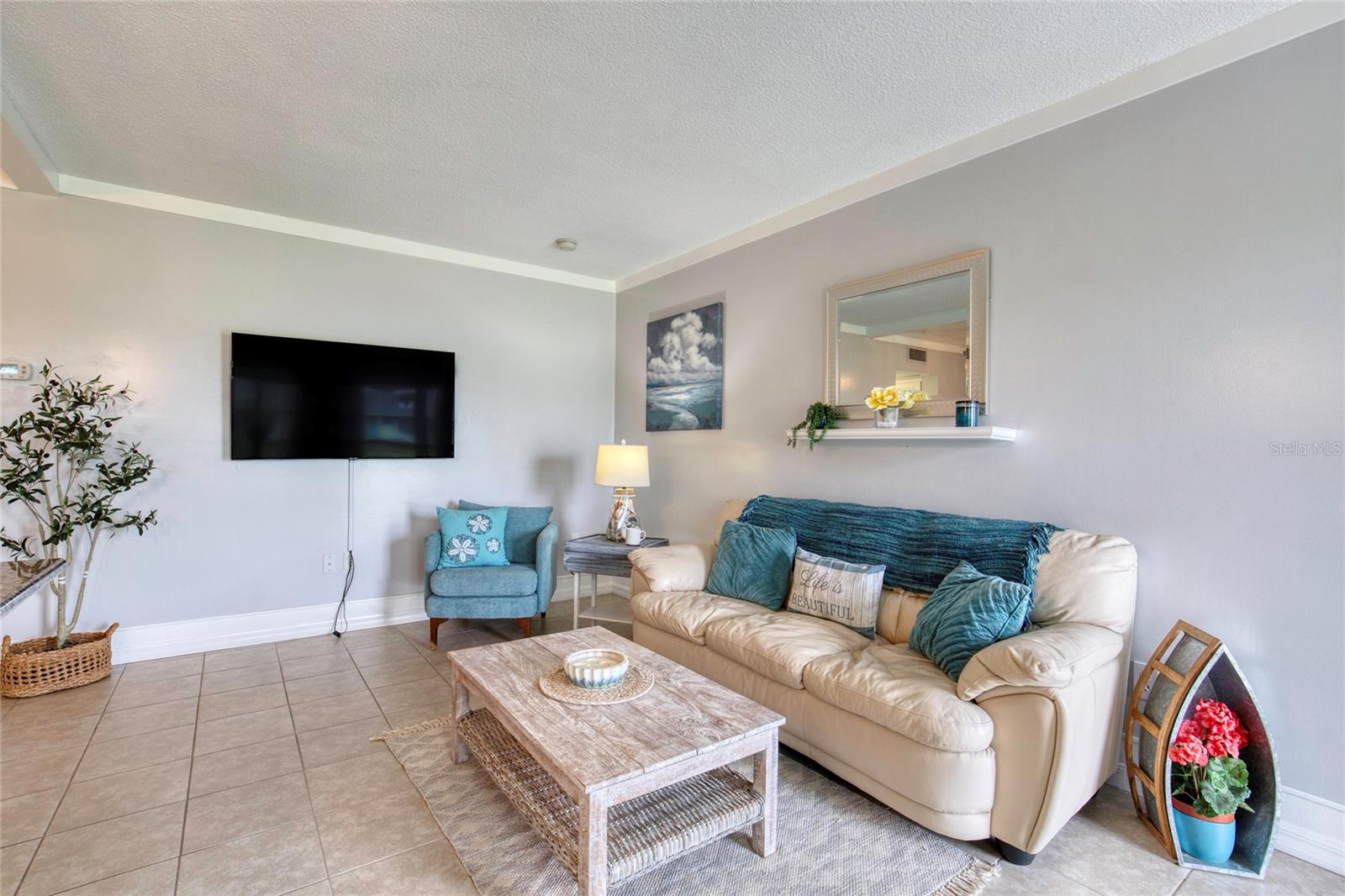 DAYTONA BEACH HARBOUR APTS - Residential