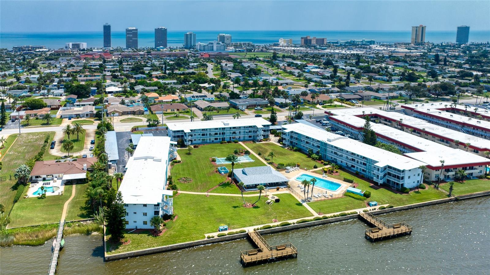 DAYTONA BEACH HARBOUR APTS - Residential