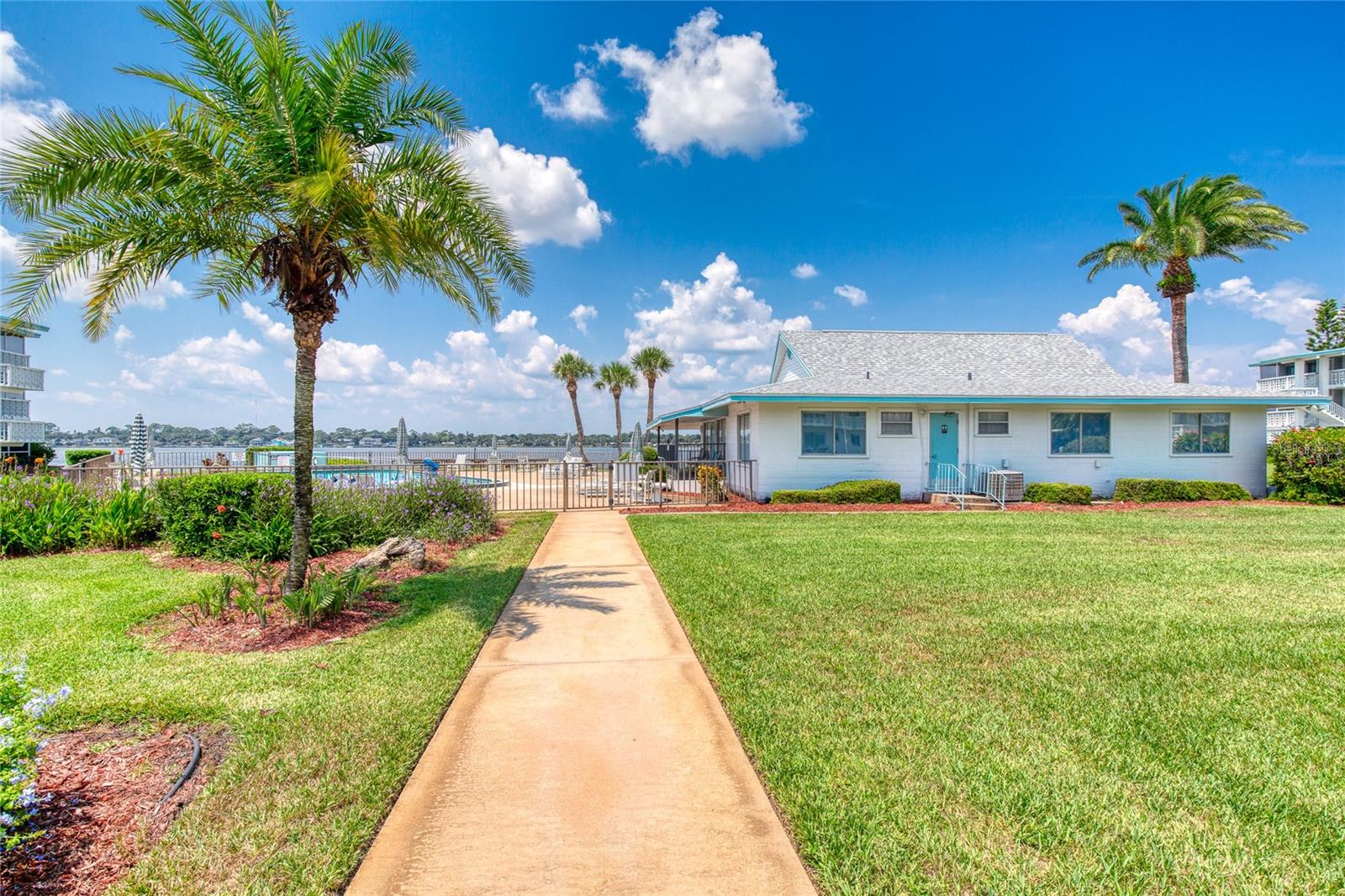 DAYTONA BEACH HARBOUR APTS - Residential