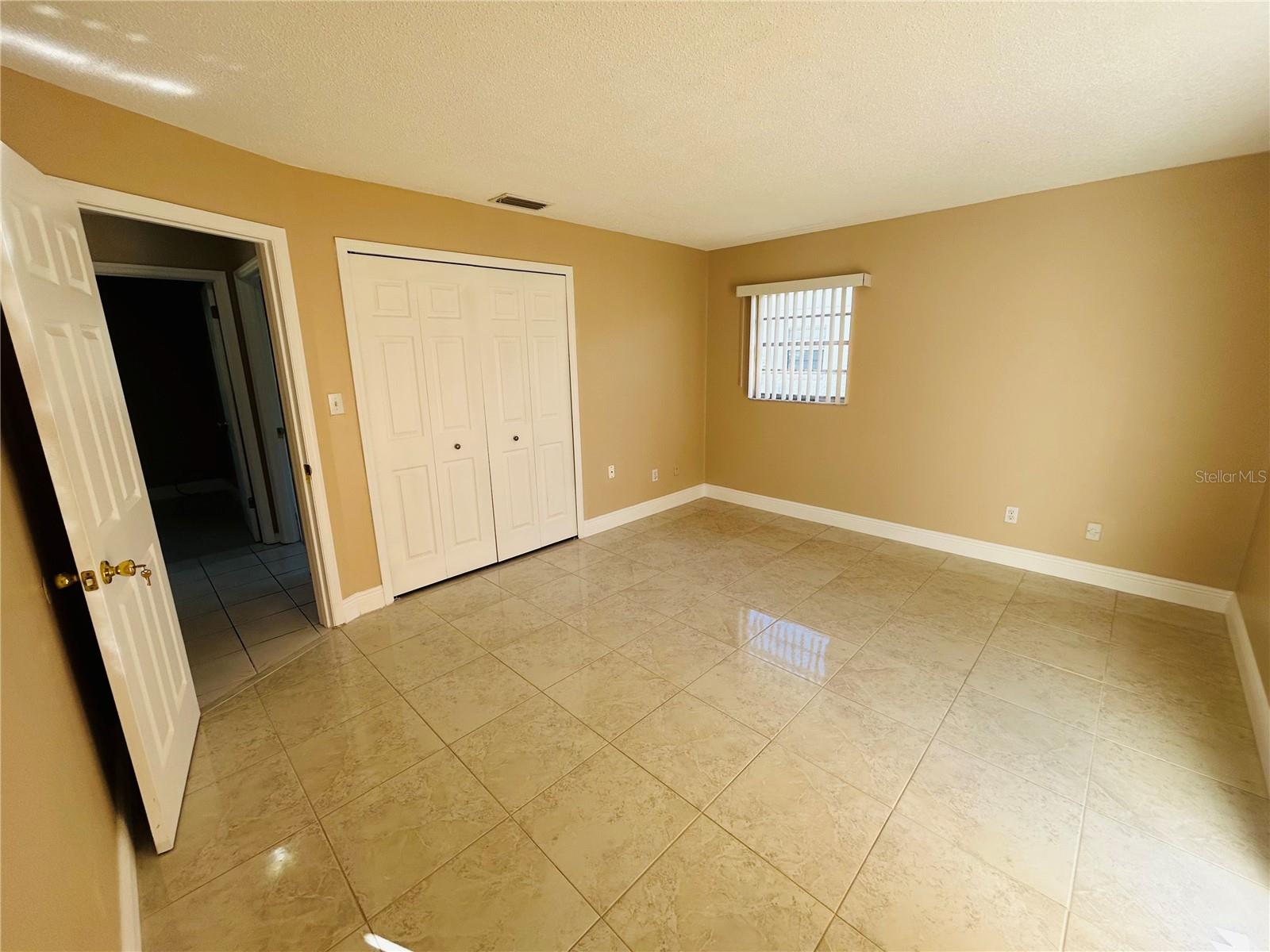 DOVER MANOR - Residential