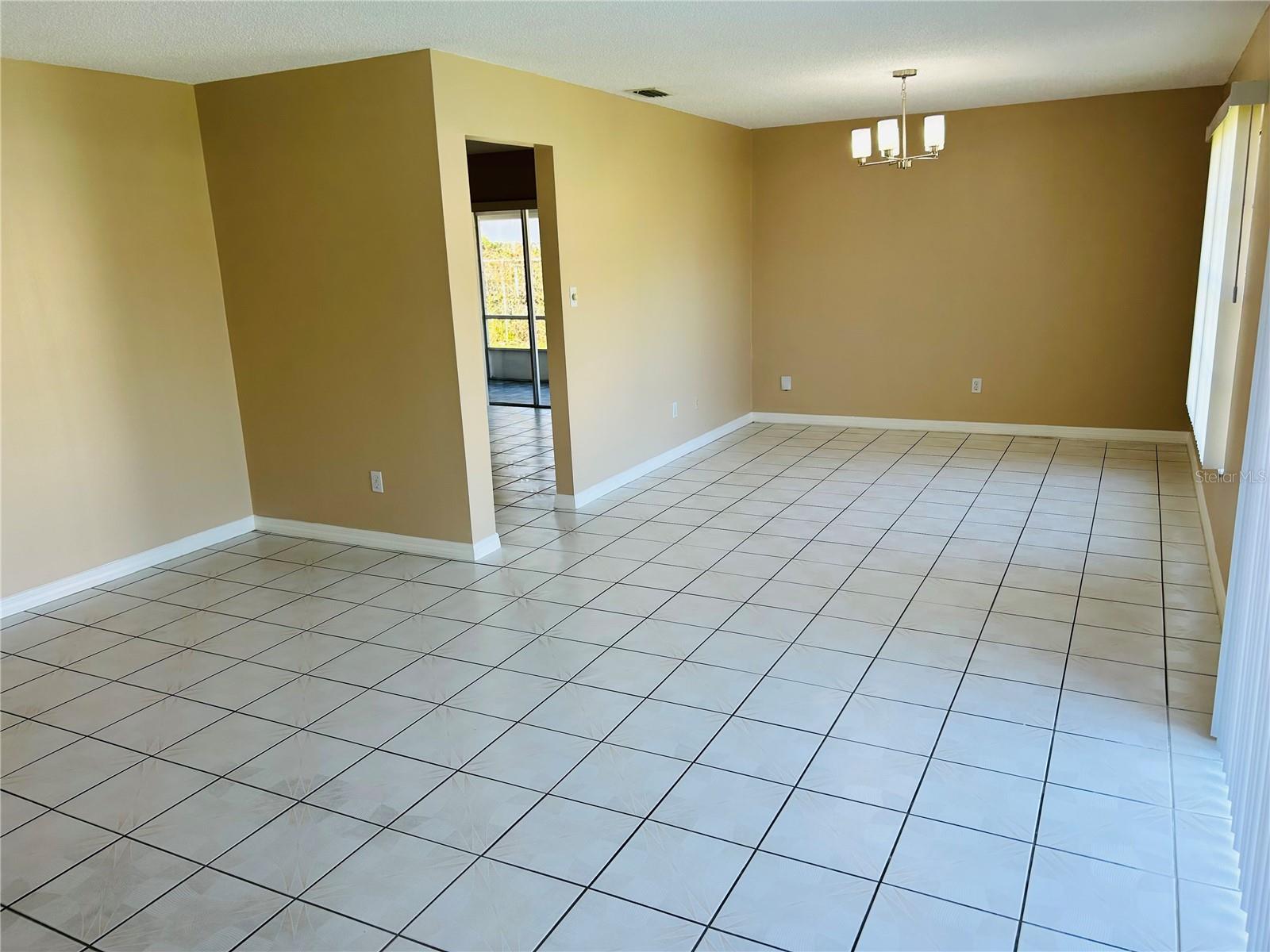 DOVER MANOR - Residential