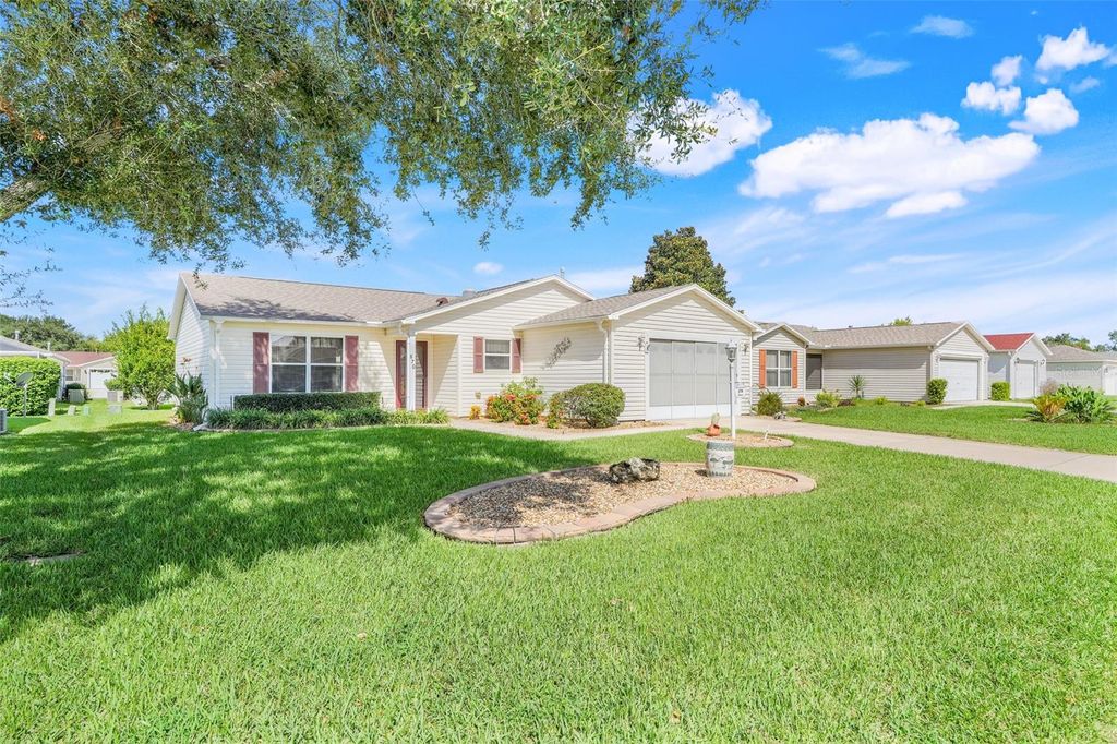 Photo of 870 Henderson Lane, The Villages, FL 32162 (MLS # G5101221)