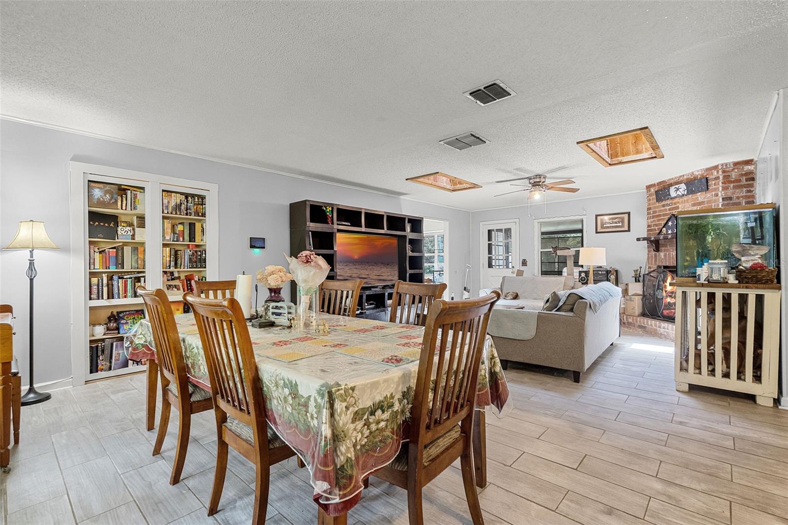 220 MORTON LANE