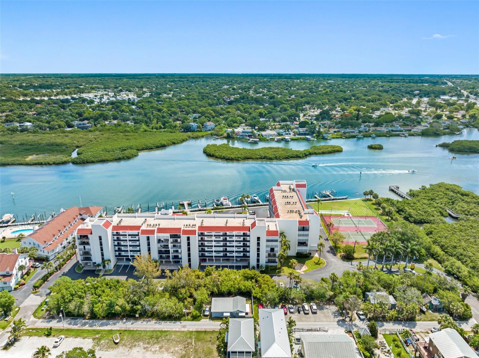 VISTA BAY CONDO I PH I - Residential