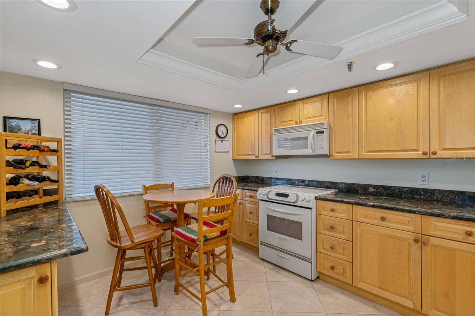 VISTA BAY CONDO I PH I - Residential