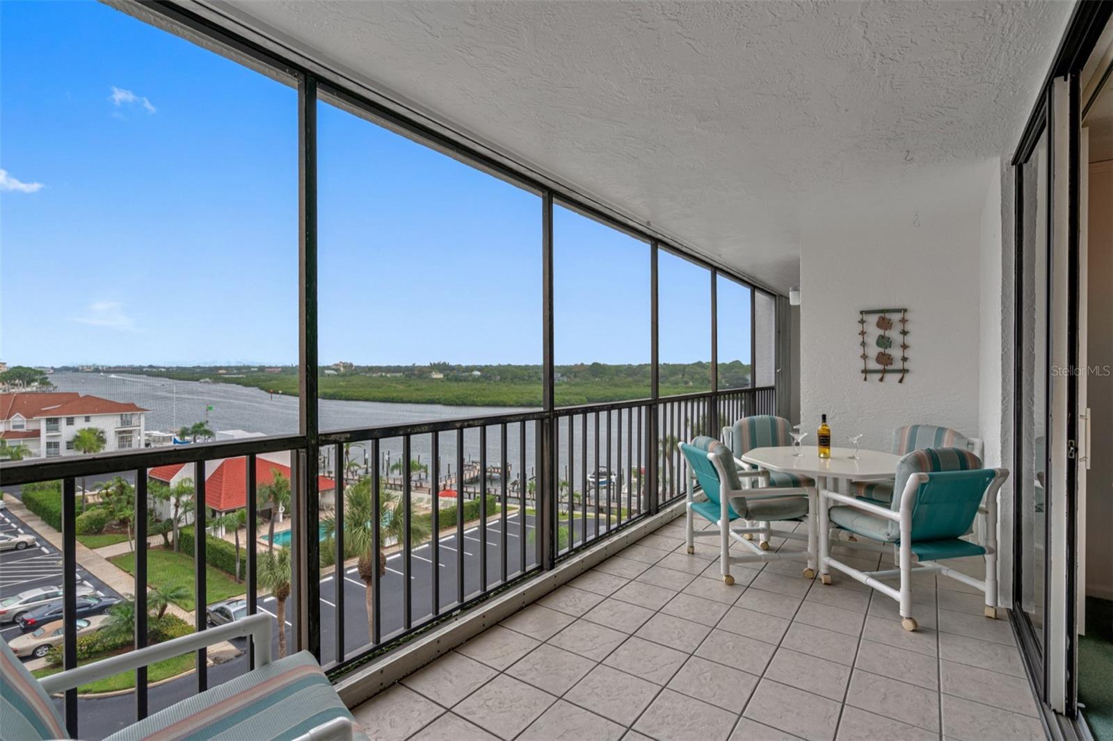 VISTA BAY CONDO I PH I - Residential