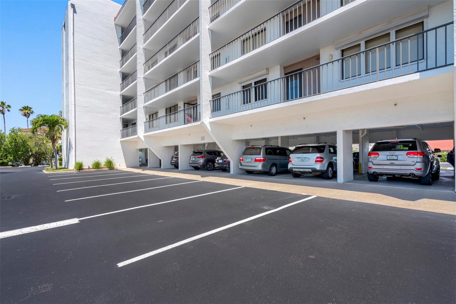 VISTA BAY CONDO I PH I - Residential