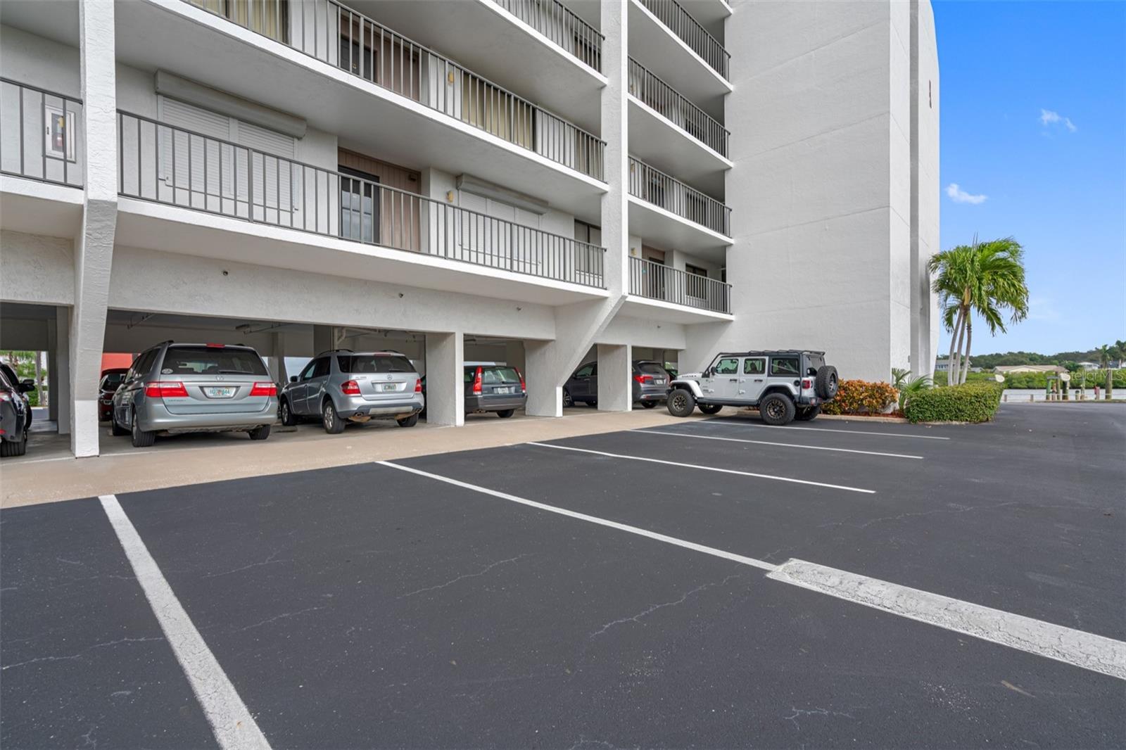 VISTA BAY CONDO I PH I - Residential