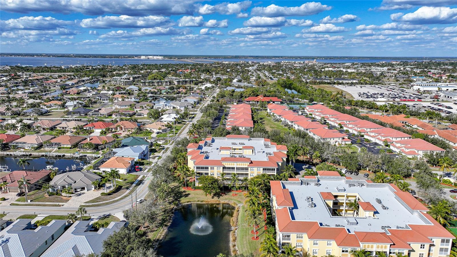 FOUNTAIN COURT BLDG 03 - Residential