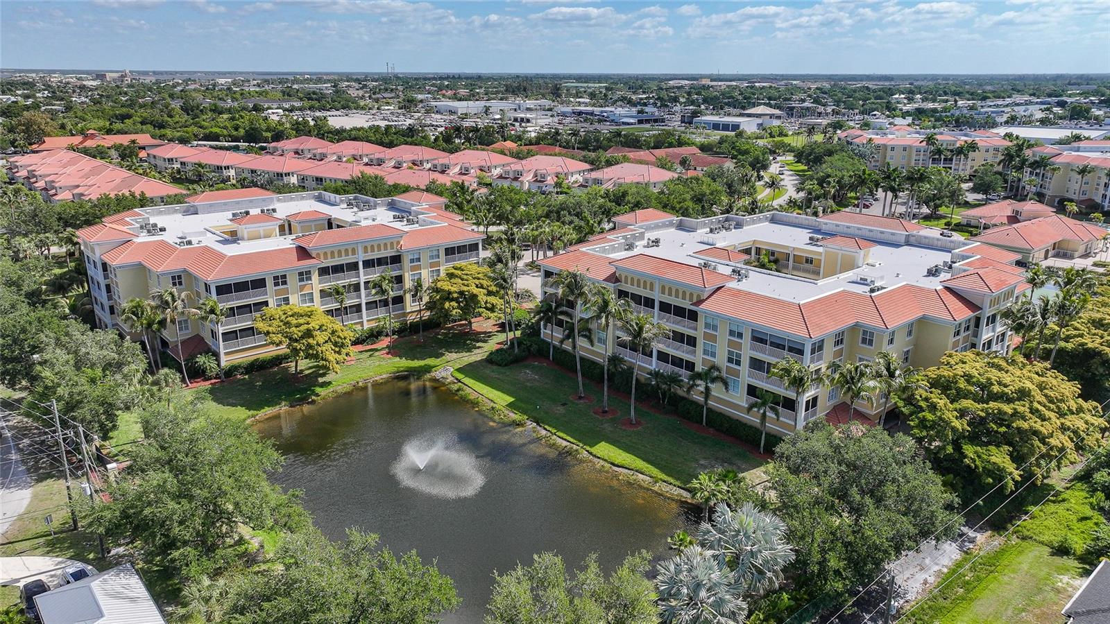 FOUNTAIN COURT BLDG 03 - Residential