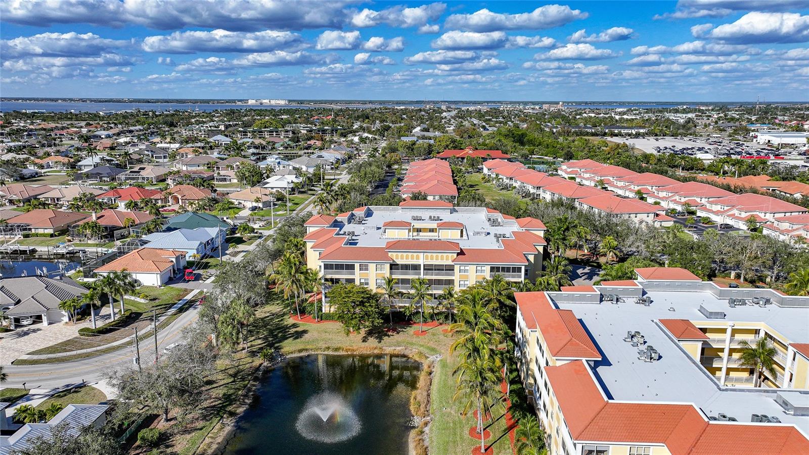 FOUNTAIN COURT BLDG 03 - Residential