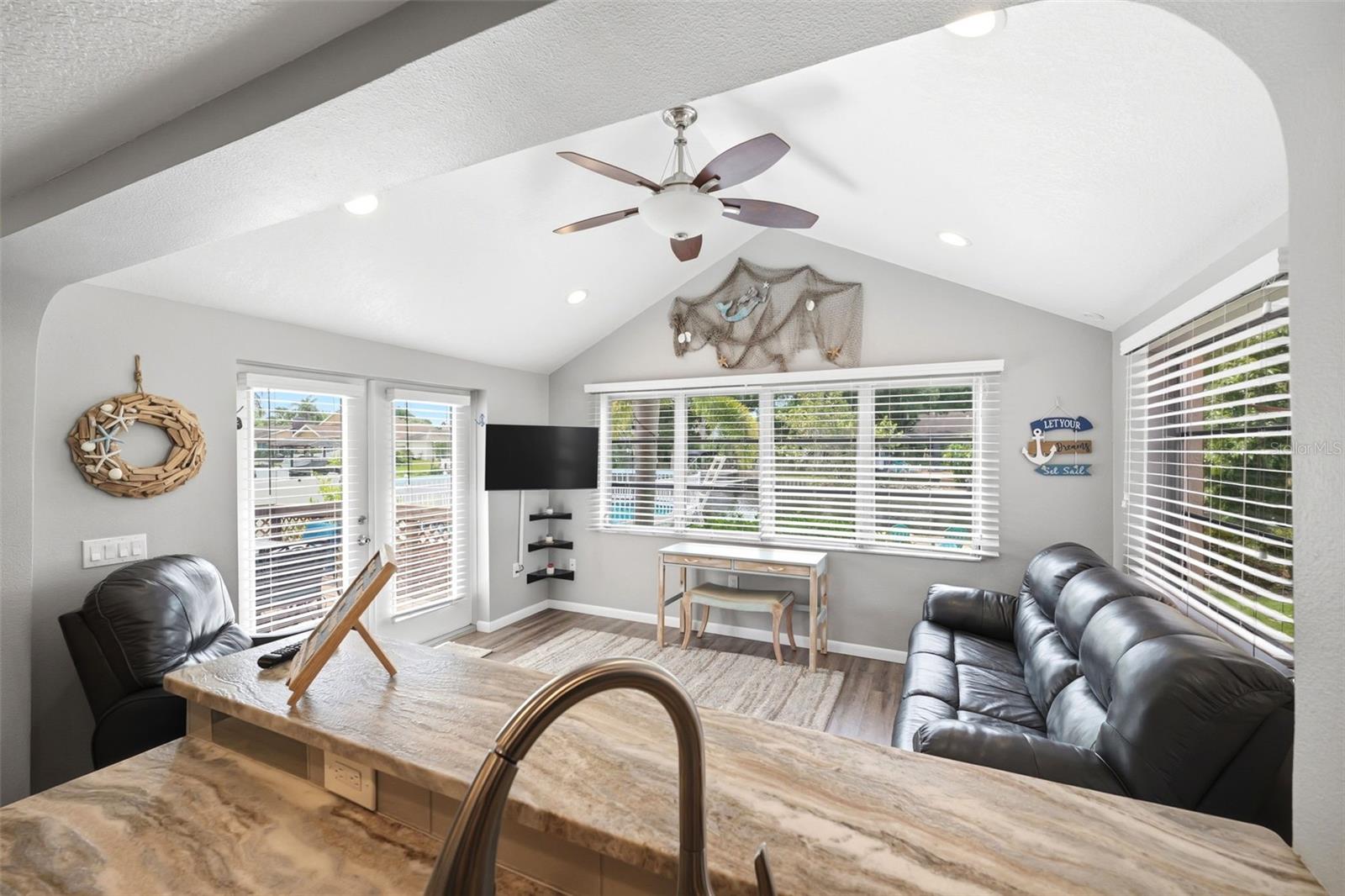 LAKE SHORE ESTATES 3RD ADD - Residential