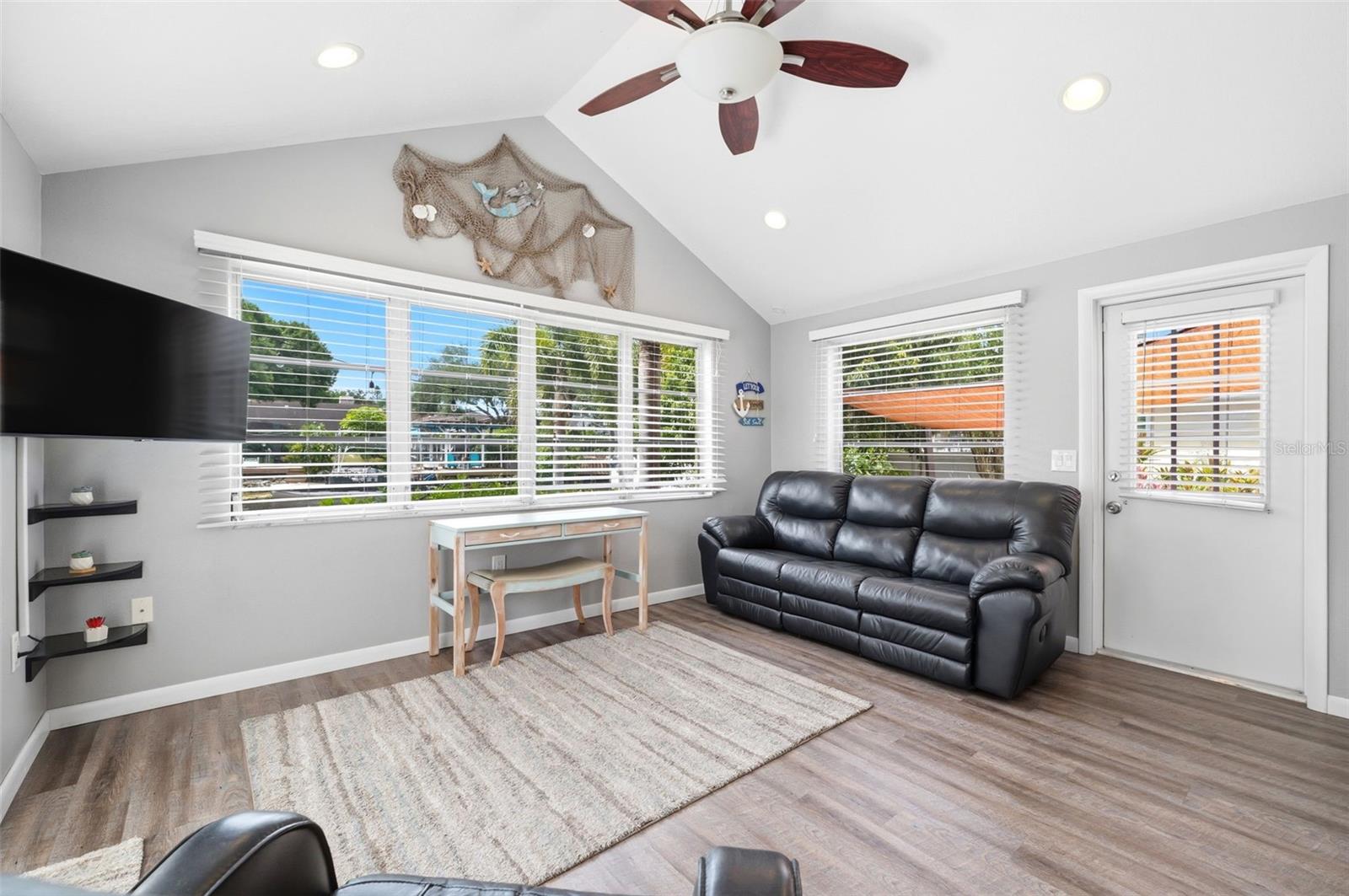 LAKE SHORE ESTATES 3RD ADD - Residential