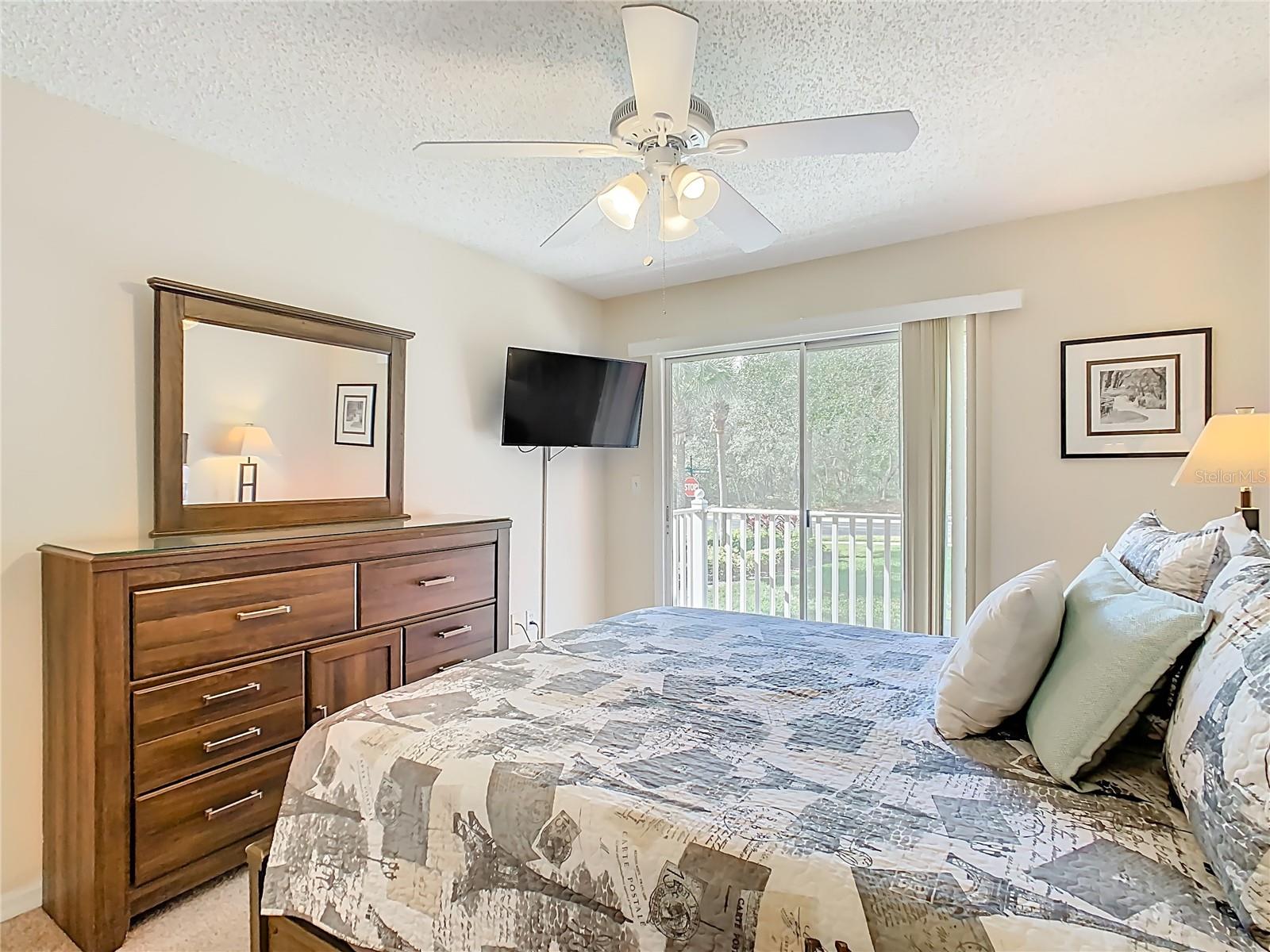 EMERALD ISLAND RESORT REP - Residential