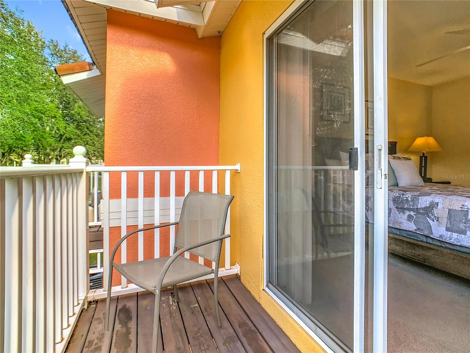 EMERALD ISLAND RESORT REP - Residential