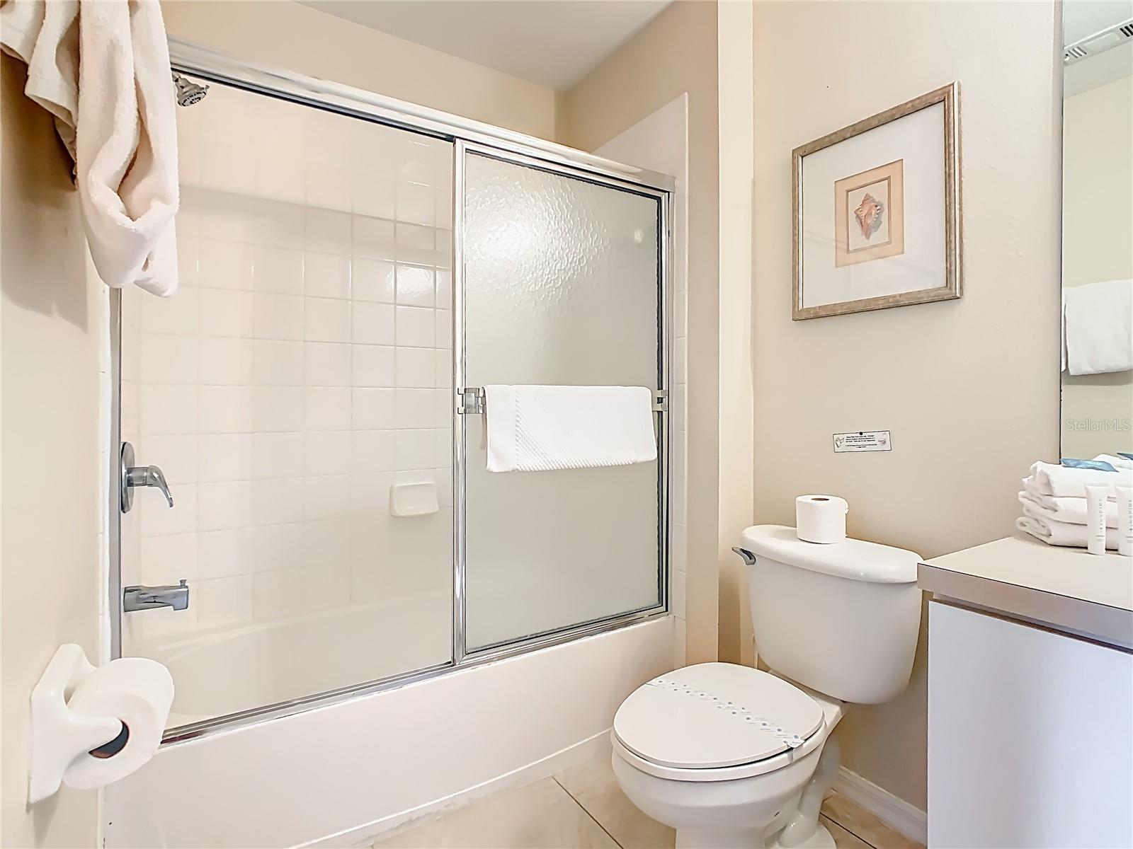 EMERALD ISLAND RESORT REP - Residential