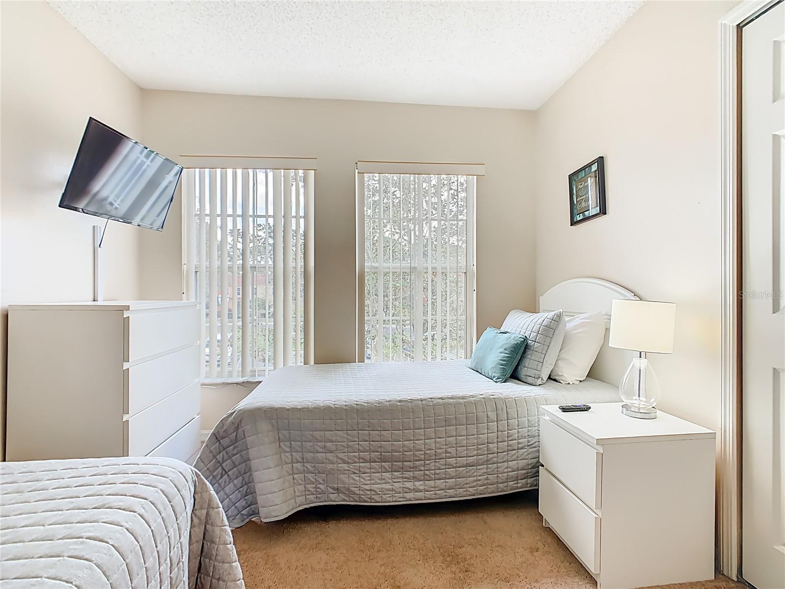 EMERALD ISLAND RESORT REP - Residential