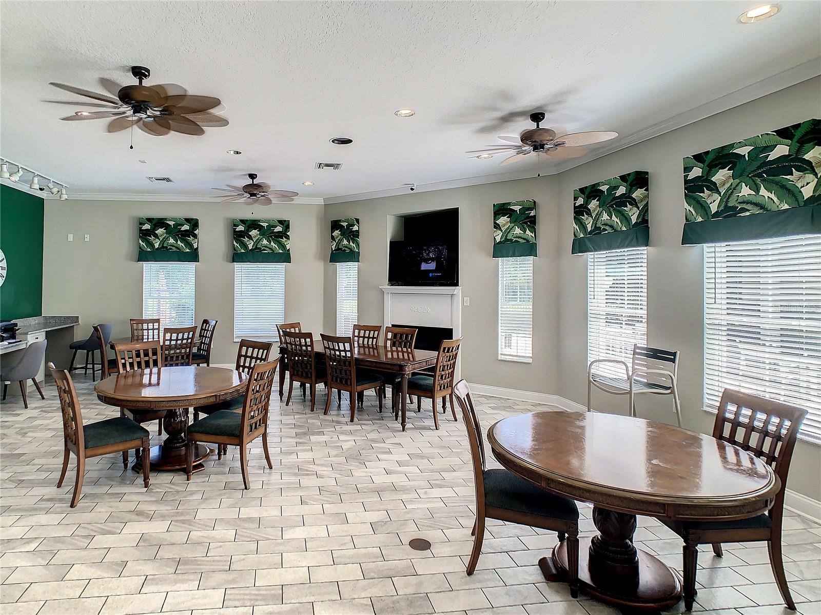 EMERALD ISLAND RESORT REP - Residential