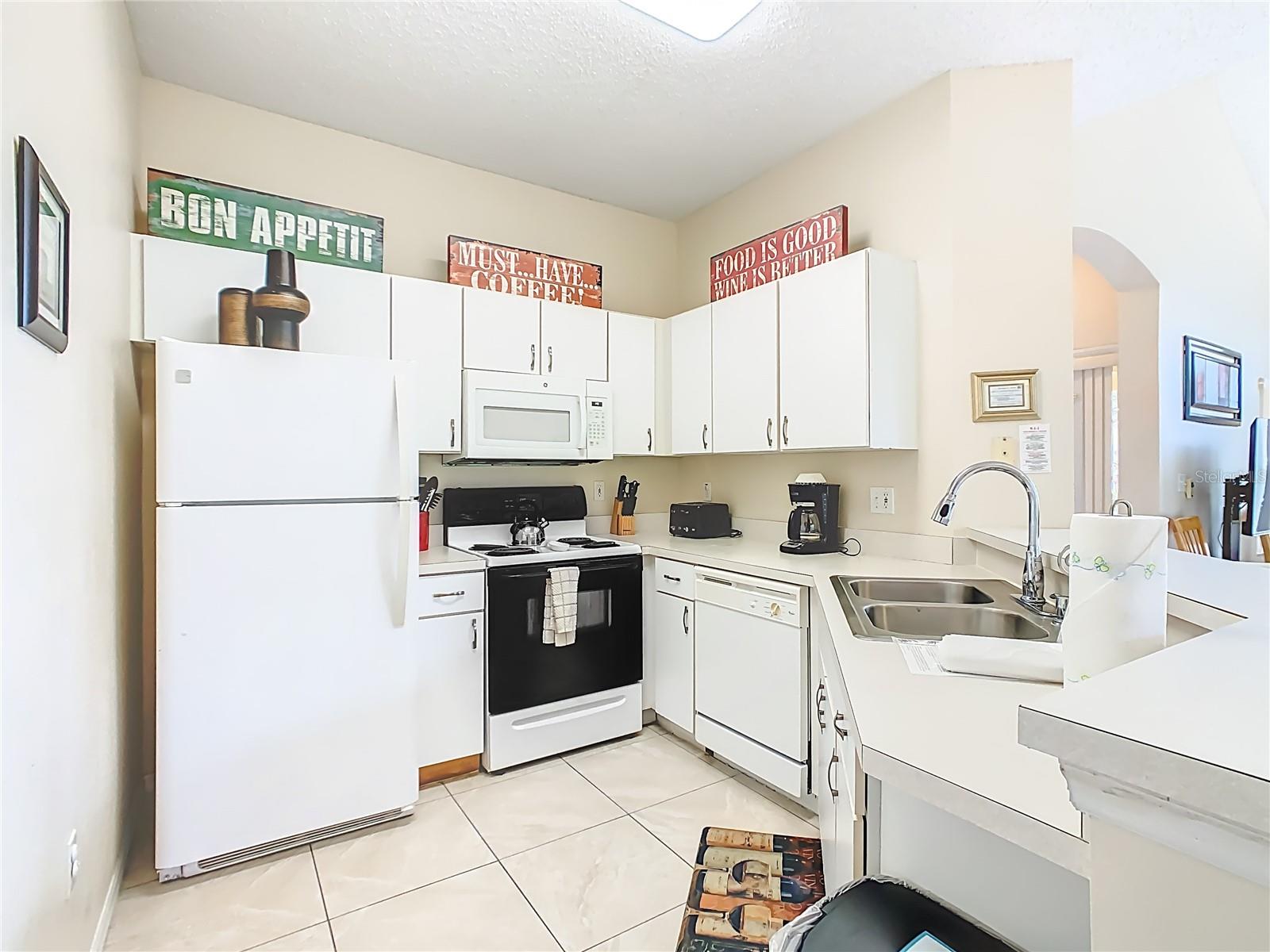 EMERALD ISLAND RESORT REP - Residential