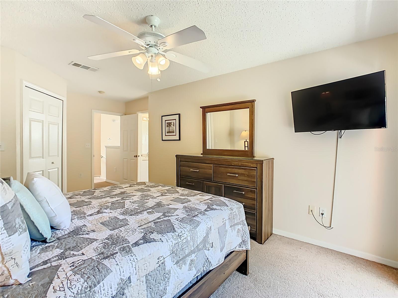 EMERALD ISLAND RESORT REP - Residential