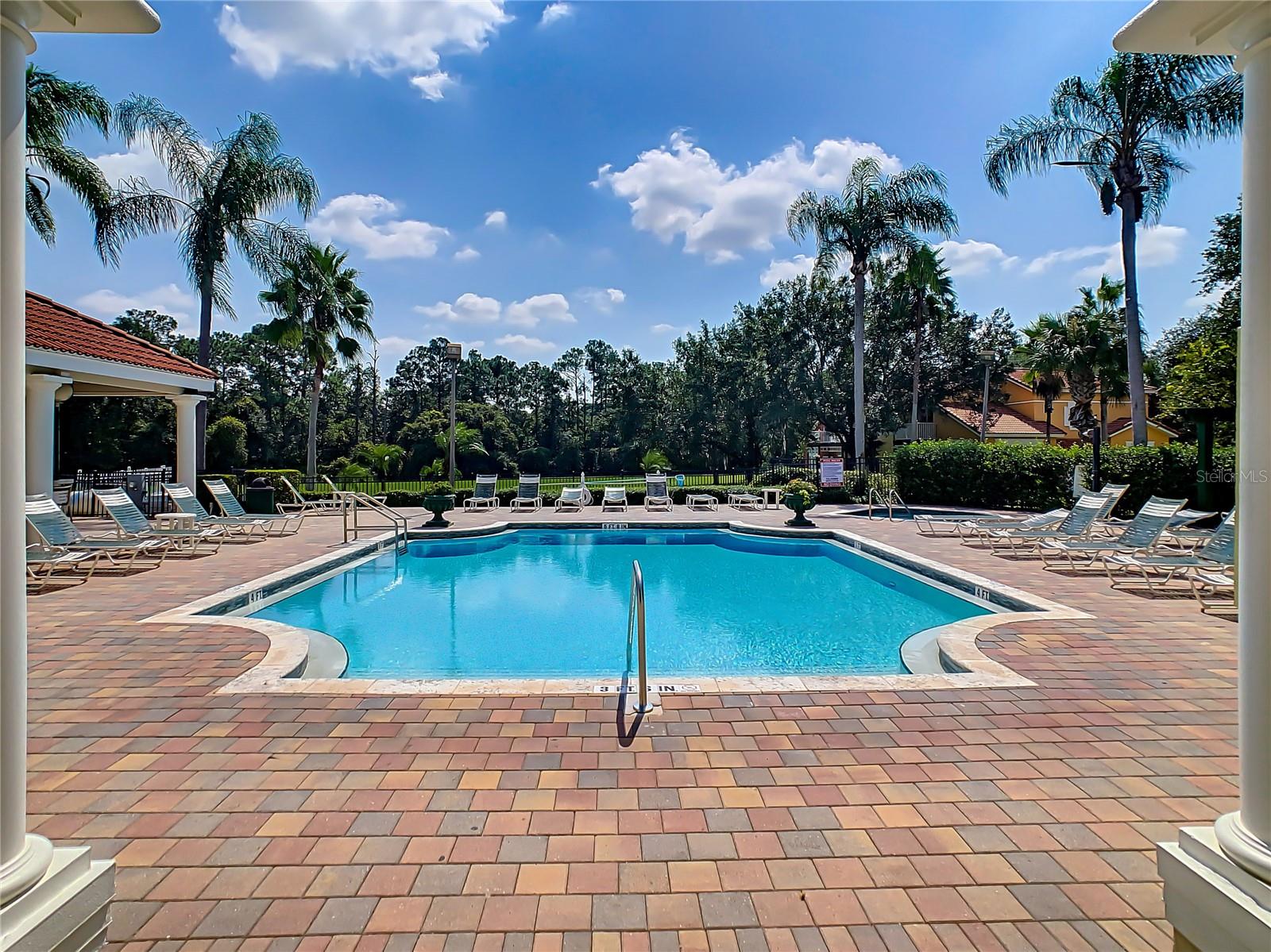 EMERALD ISLAND RESORT REP - Residential