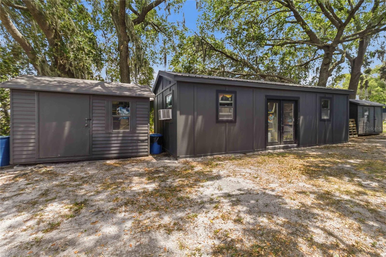 OAKWOOD SHORES - Residential