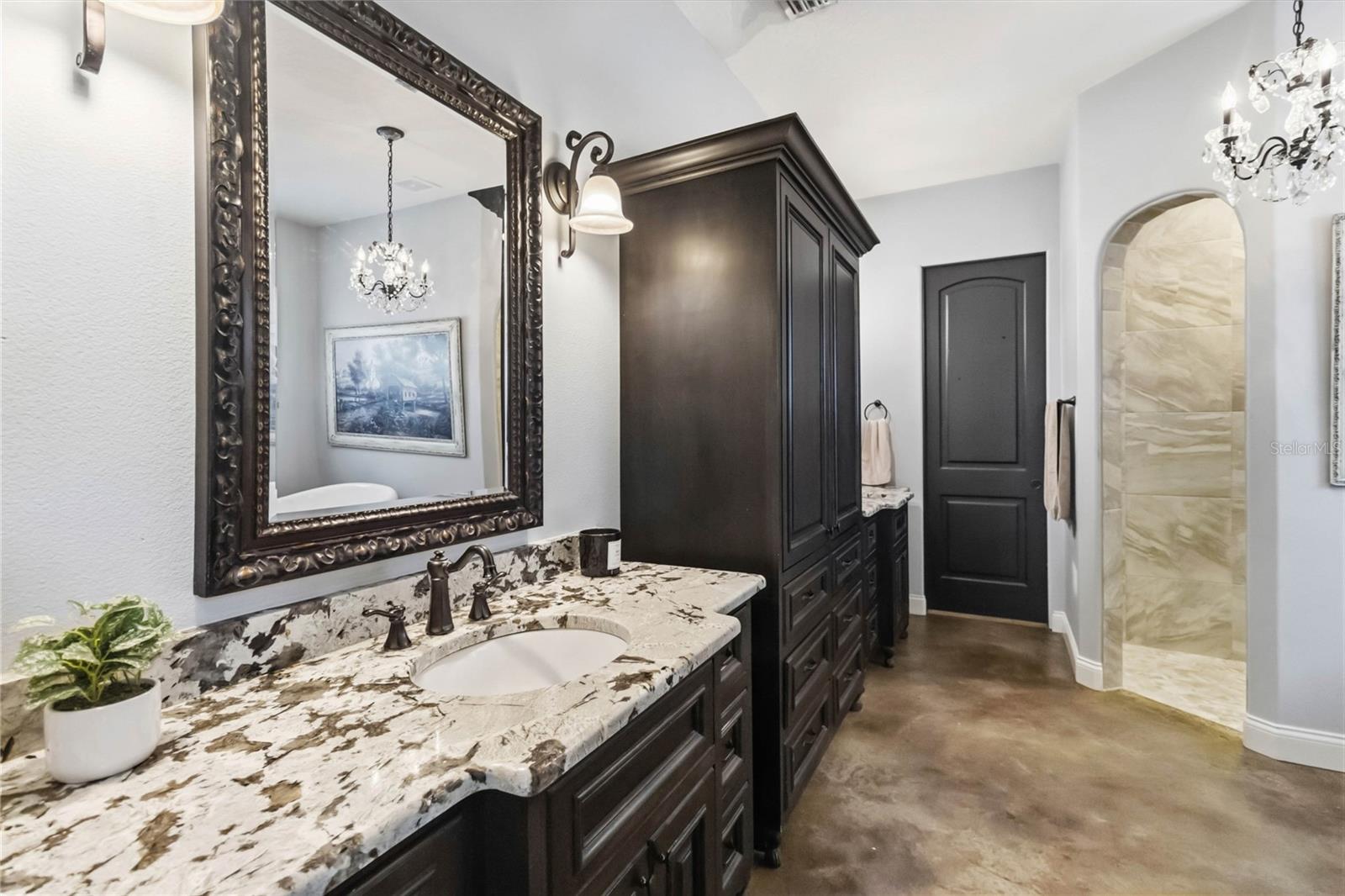 OAKWOOD SHORES - Residential