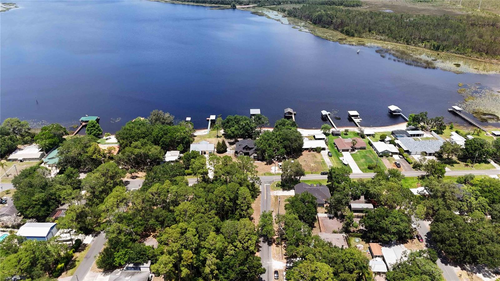 OAKWOOD SHORES - Residential