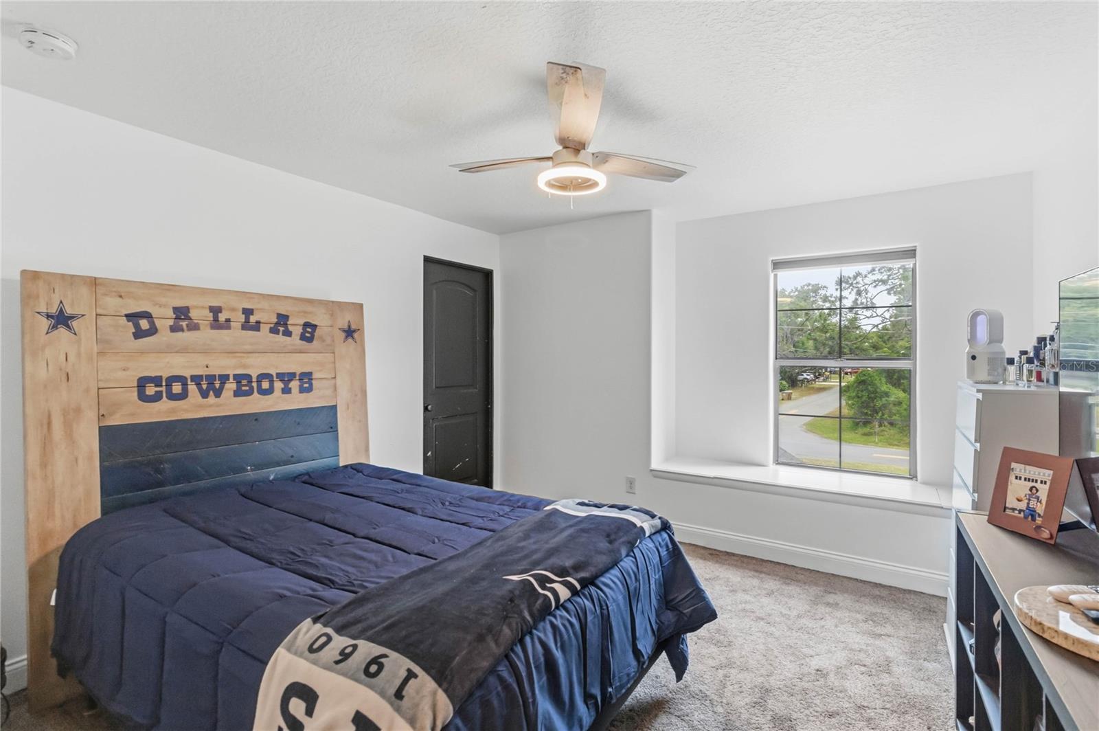 OAKWOOD SHORES - Residential