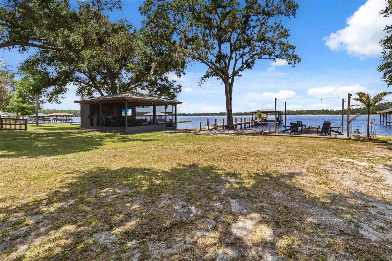 OAKWOOD SHORES - Residential