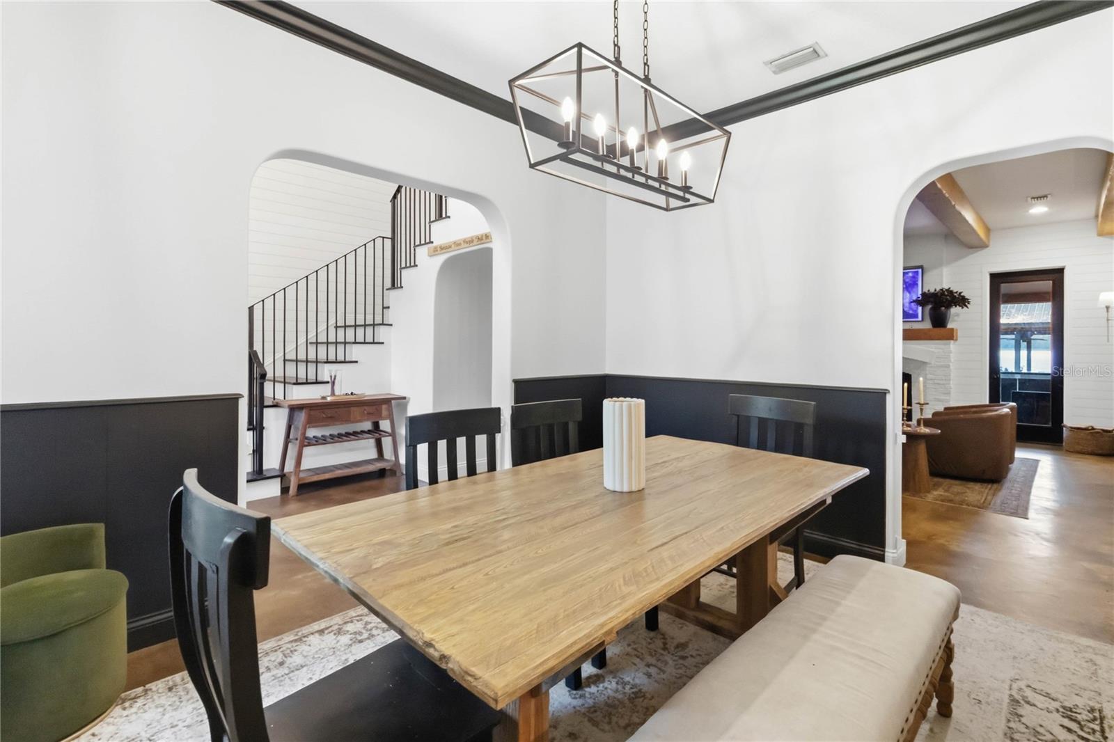 OAKWOOD SHORES - Residential