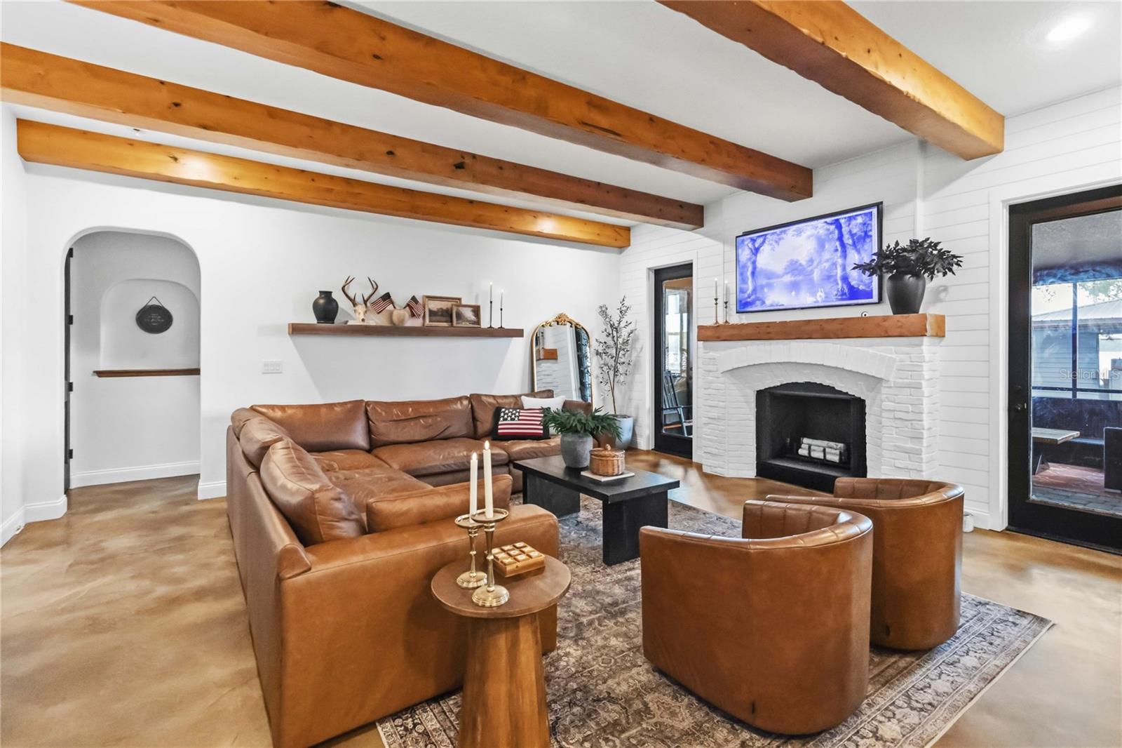OAKWOOD SHORES - Residential
