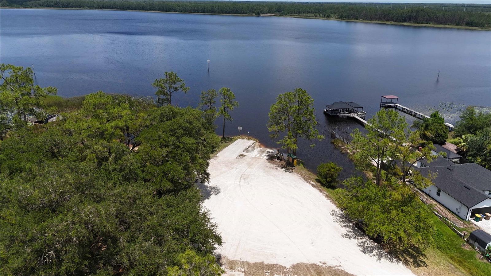 OAKWOOD SHORES - Residential