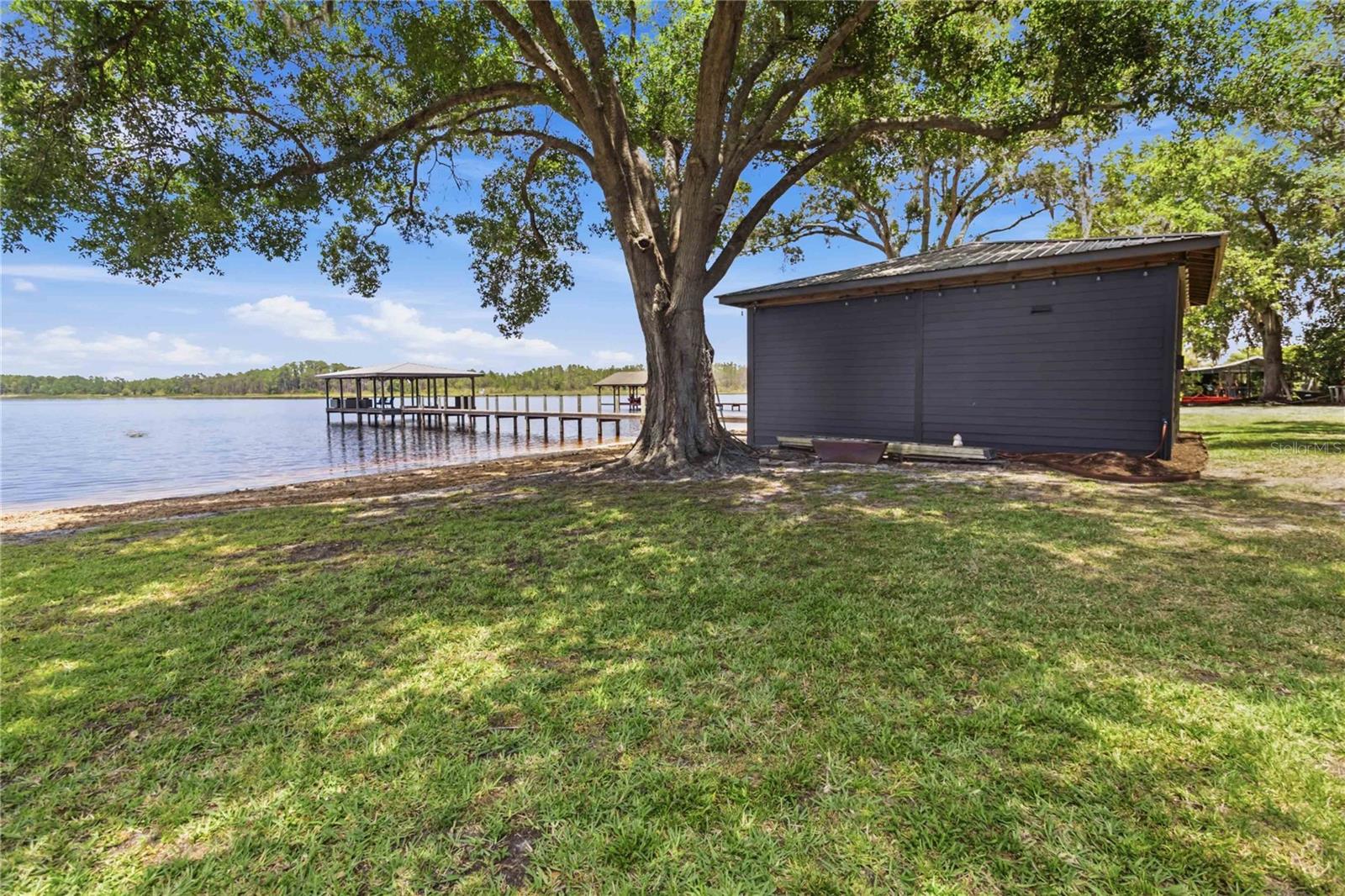 OAKWOOD SHORES - Residential